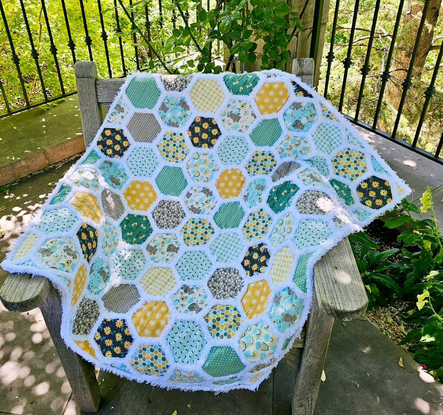 Hello Honey Nursery Set Bundle – Panel + Hexie Baby Quilt